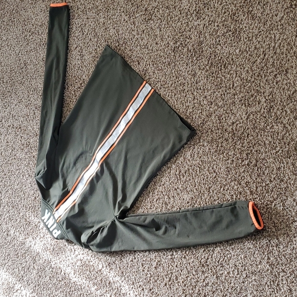 PINK Victoria's Secret Long Sleeve - Picture 9 of 10